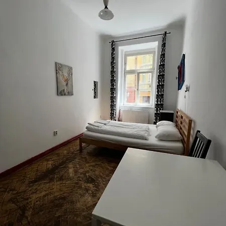 Hostel Clown And Bard Praag