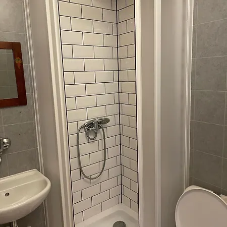 Hostel Clown And Bard Praag