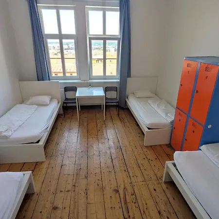 Clown And Bard Hostel Prag